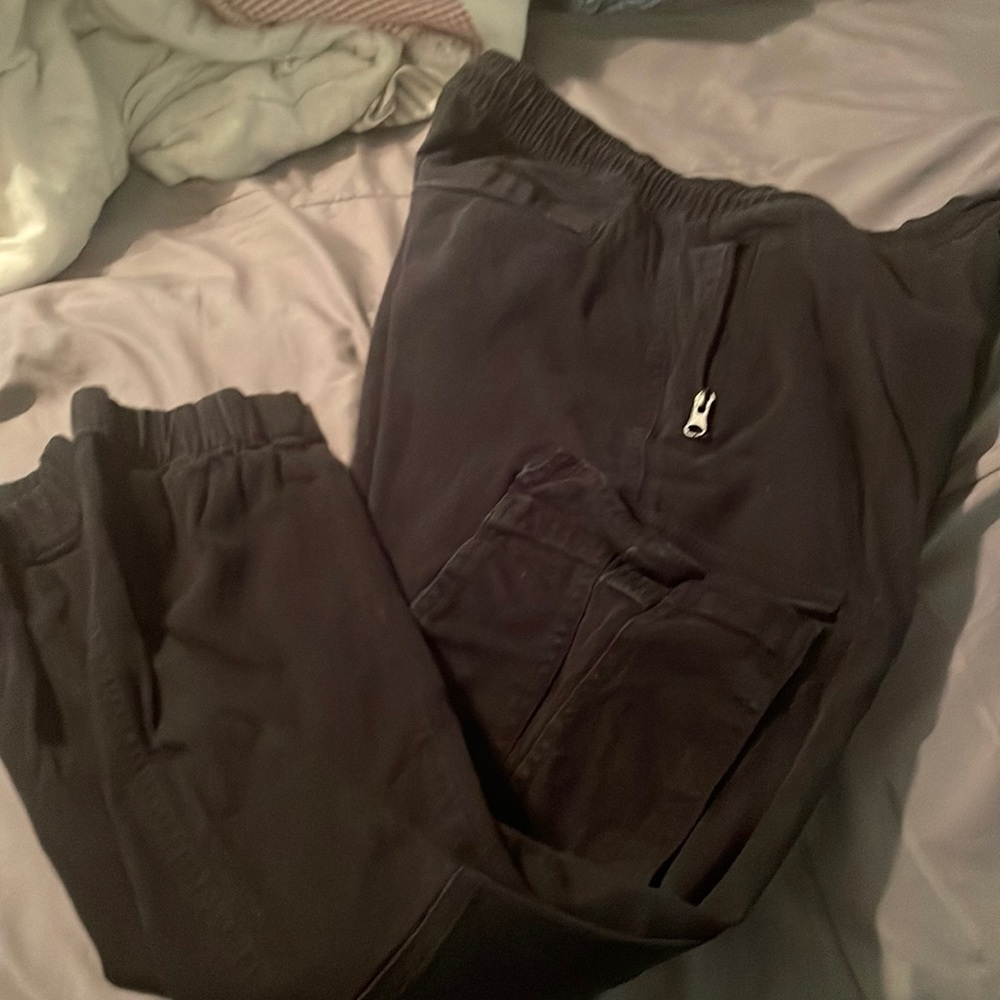 Men’s cargo joggers
